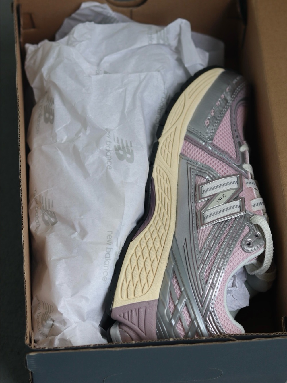 NEW BALANCE 1906 R - Picture 2 of 16